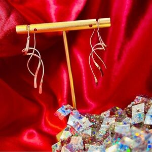 Modern Sculptural Silver Spiral Dangle Earrings- Lightweight Statement Pre-owned